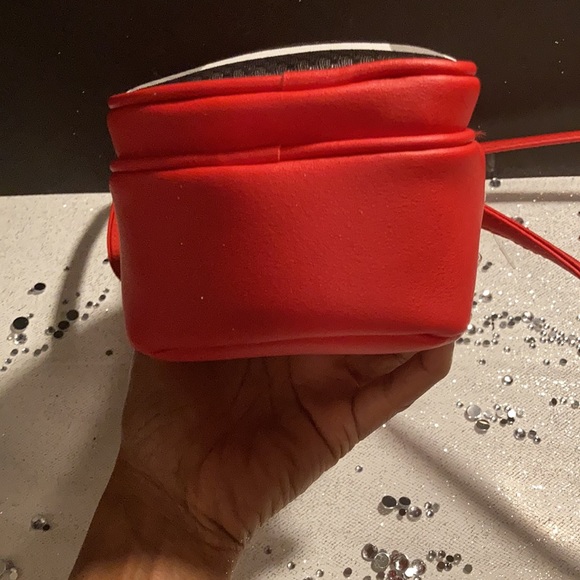 Calista “vegan free” crossbody purse - Picture 3 of 8